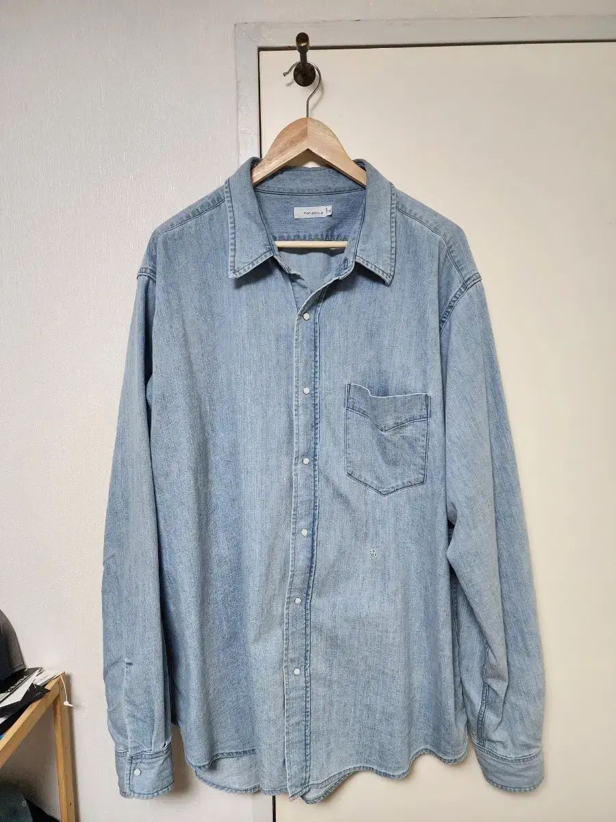 ナナミカ Regular COLOR ライト デニム シャツ indigo bleach XL