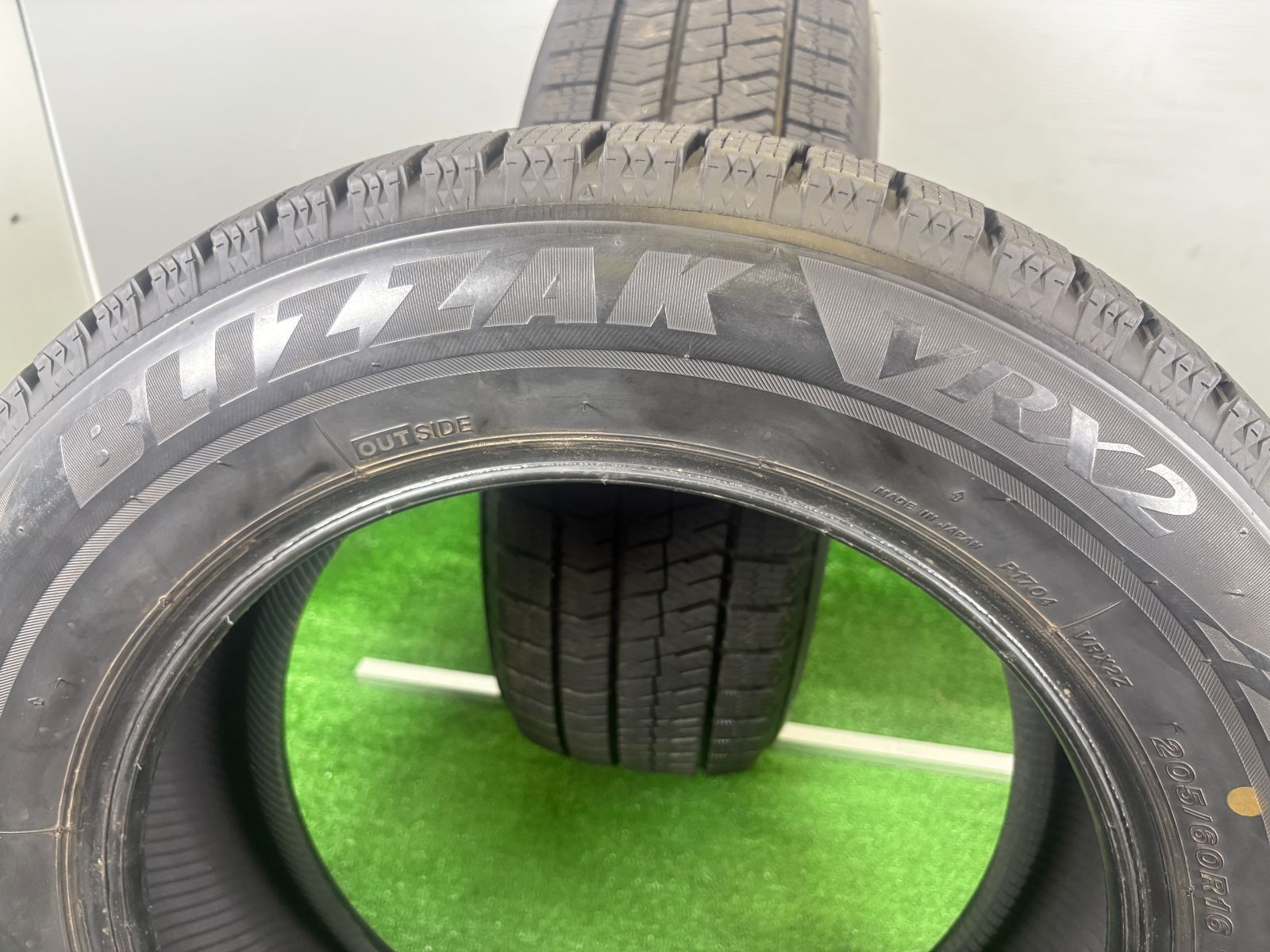 送料無料☆205/60R16 ブリヂストン VRX2 2023年製 2本 冬 タイヤ