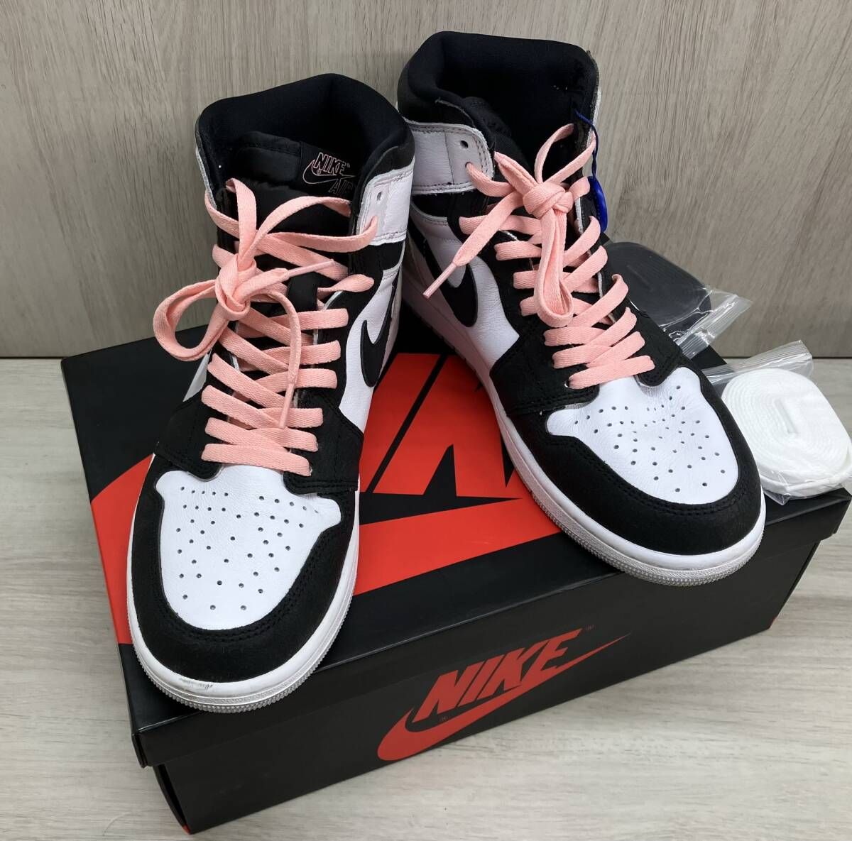 NIKE ナイキ AIRJORDAN 1 RETRO HIGH OG スニーカー [555088-108] ホワイト×ブラック [US10/約28.0cm] 箱・エクストラシューレース2種付き