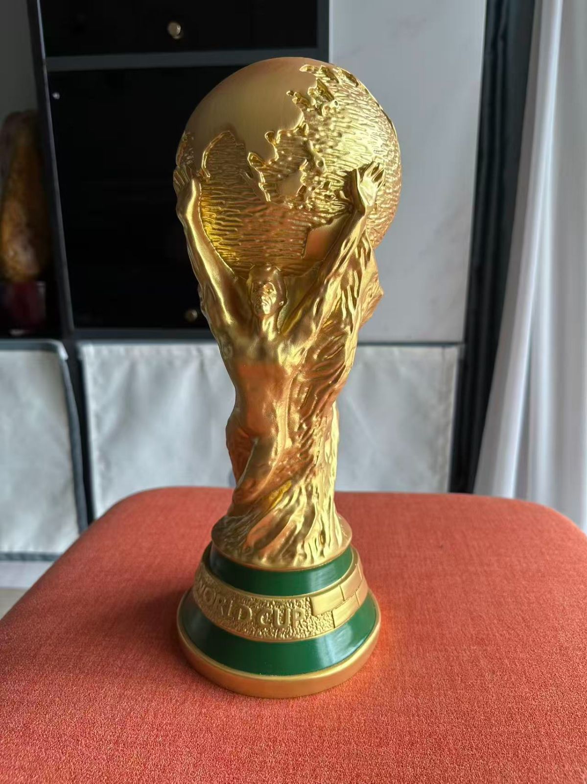 カタール FIFA ワールドカップ トロフィー レプリカ 36cm 原寸大モデル