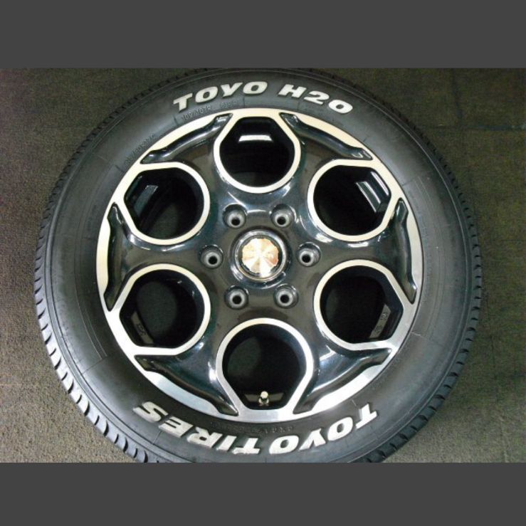 (T-2224)本州送料無料 215/60R17 トーヨー H20 6.5J+48 139.7 6H NV350 キャラバン 等 17インチセット物 中古タイヤホイール