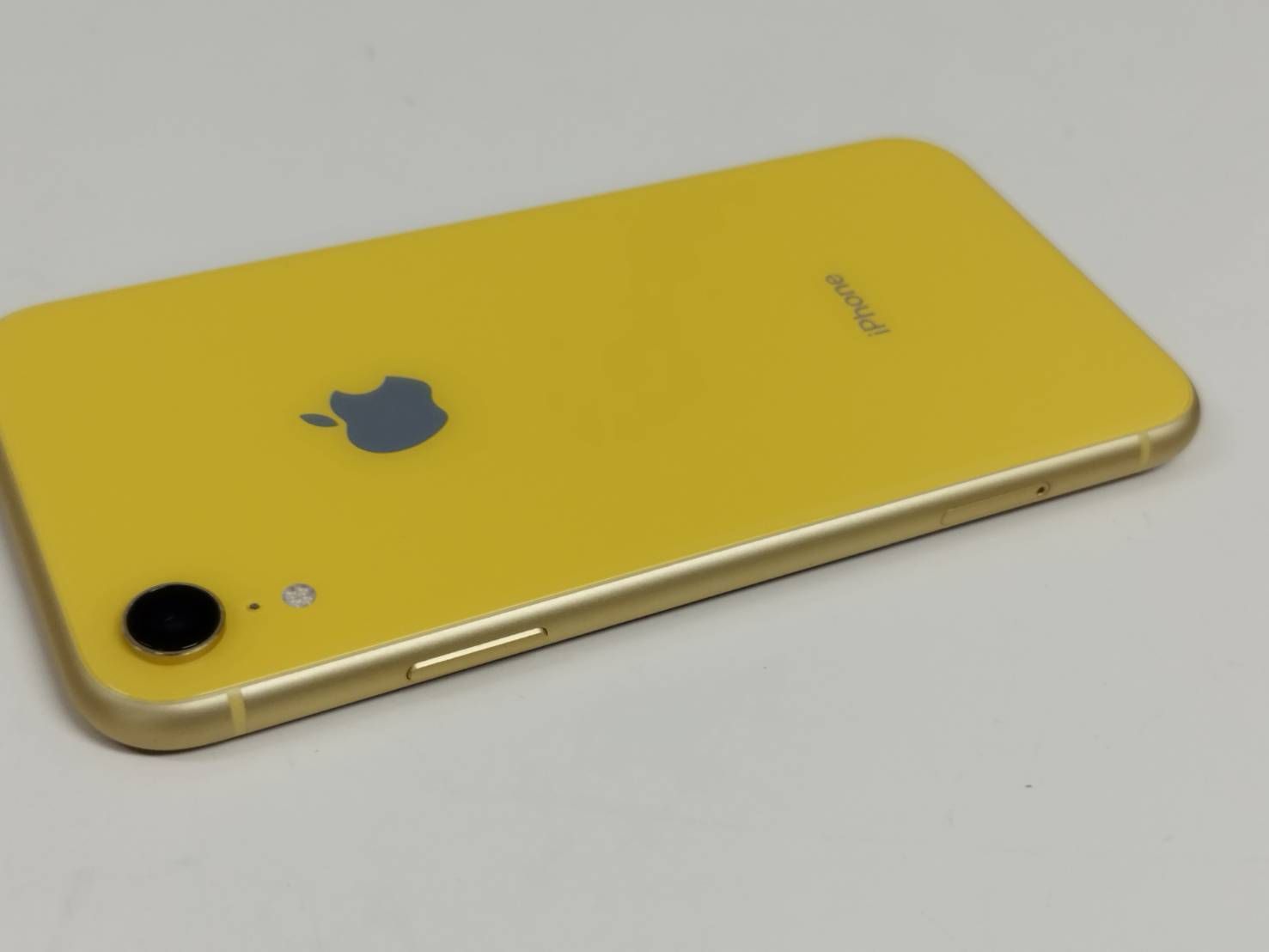 iPhone XR 128GB イエロー SIMフリー バッテリー85% - メルカリ