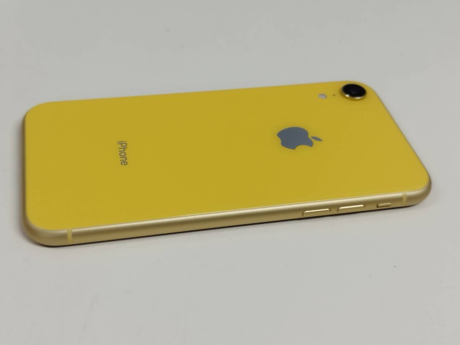iPhone XR 128GB イエロー SIMフリー バッテリー85% - メルカリ