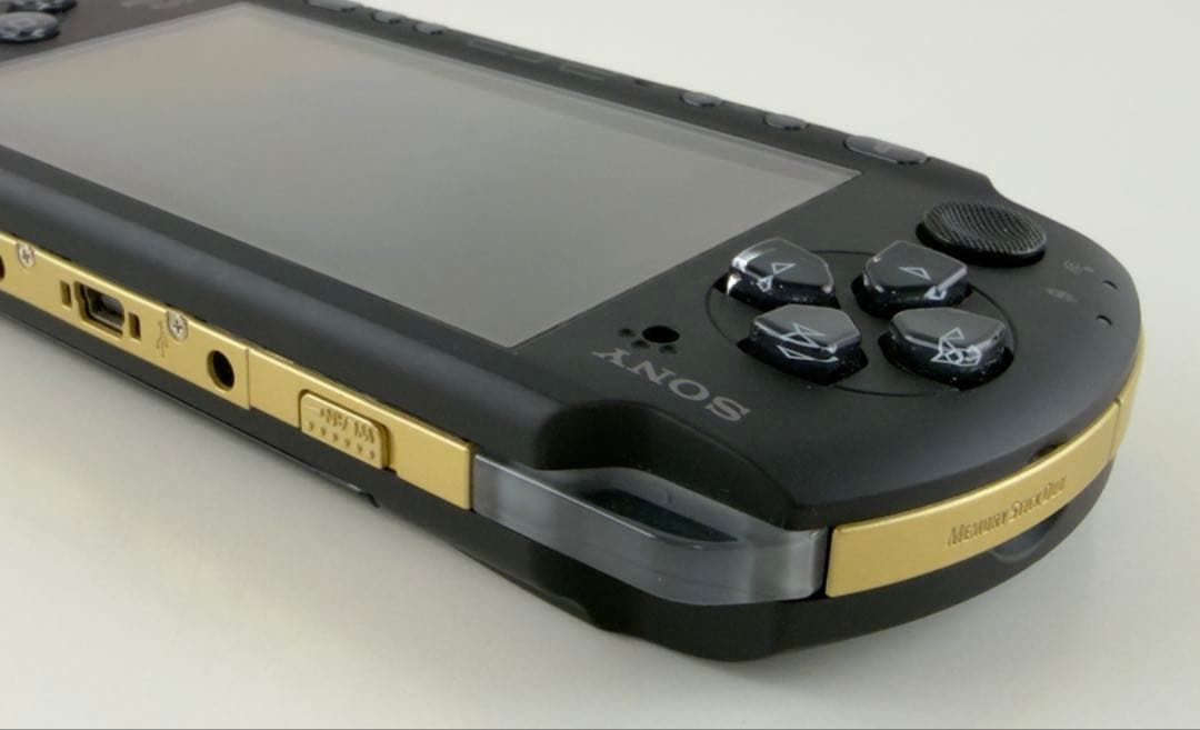 極美品 PSP3000 モンスターハンター 3rd ハンターズ モデル 本体 モンスターハンターポータブル