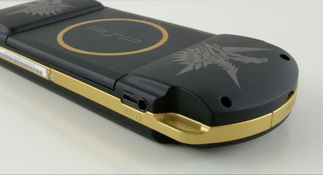 極美品 PSP3000 モンスターハンター 3rd ハンターズ モデル 本体 モンスターハンターポータブル