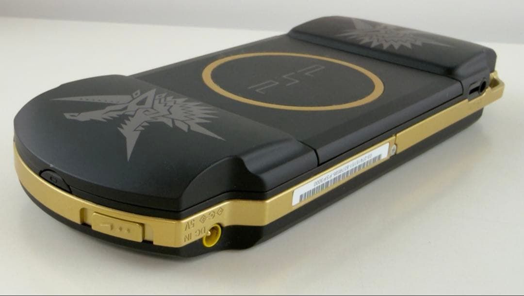 極美品 PSP3000 モンスターハンター 3rd ハンターズ モデル 本体 モンスターハンターポータブル