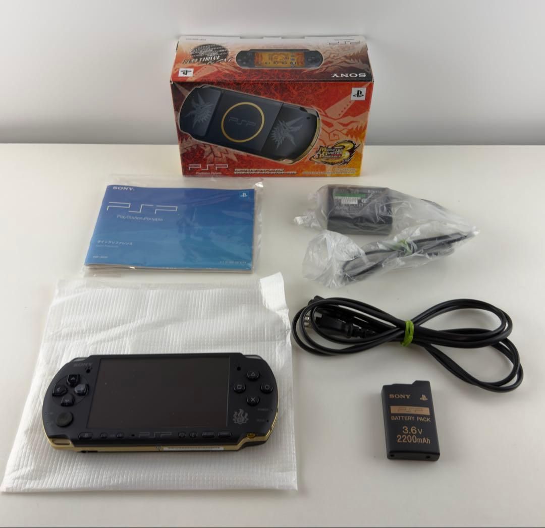 極美品 PSP3000 モンスターハンター 3rd ハンターズ モデル 本体 モンスターハンターポータブル