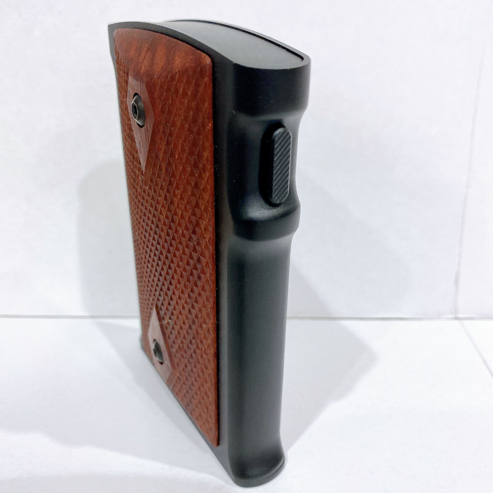 M1911-H コルトガバメント風 名刺入れ ブラック（オイルフィニッシュ施工） ◇ M1911-H コルトガバメント風 名刺入れ ブラック 中古品 ◇ - メルカリ