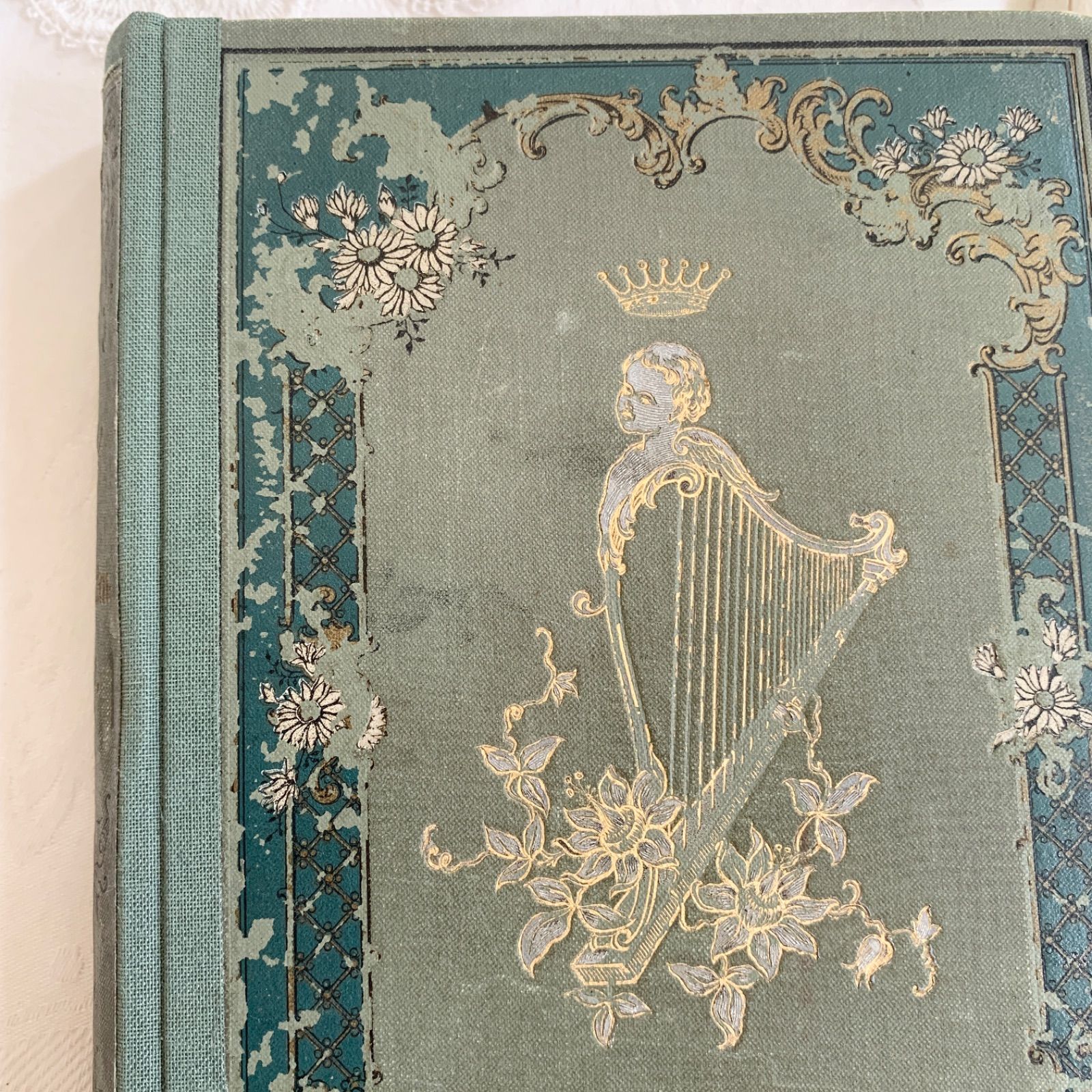 1898年 アンティーク洋書 -古書ならではの装丁のディスプレイ洋書