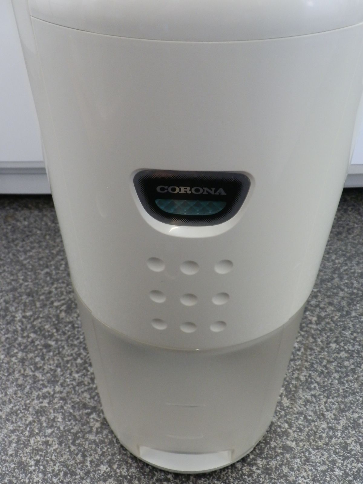 ★未使用品　CORONA 除湿機　CD-P6315-W 中古品 CORONA コロナ 2015年製 衣類乾燥除湿機 CD-P6315 除湿 送風