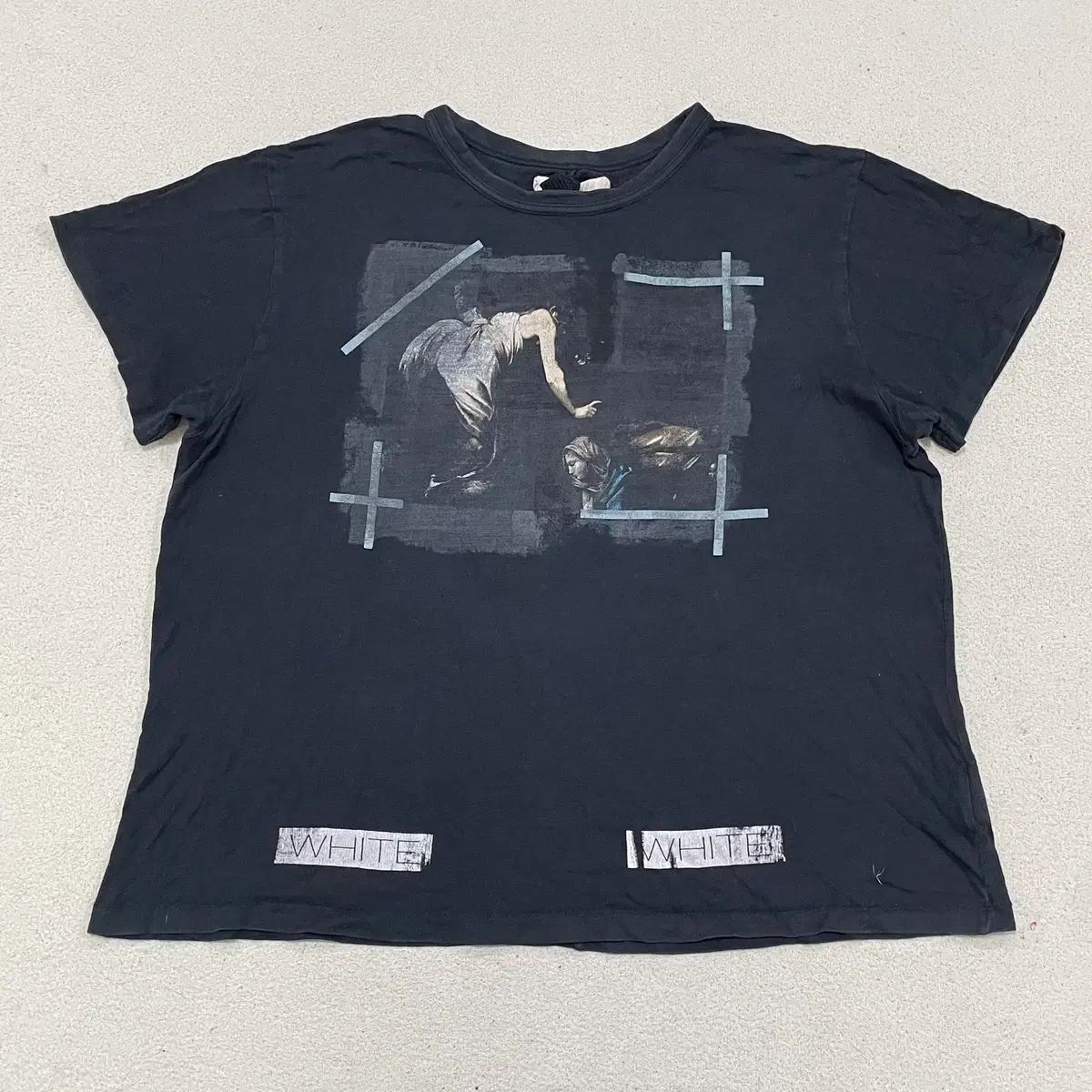 LYNN オフホワイト カラヴァッジョ 名画 プリンティング 半袖Tシャツ 0615