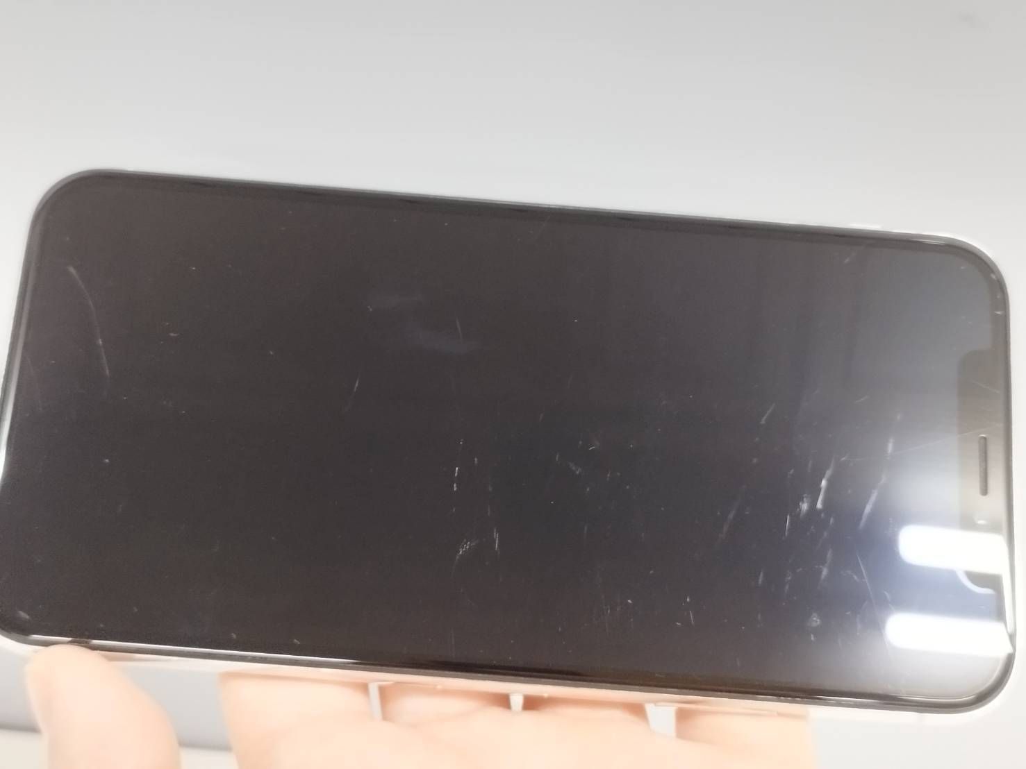 iPhone X 256GB シルバー SIMフリー バッテリー100% - メルカリ