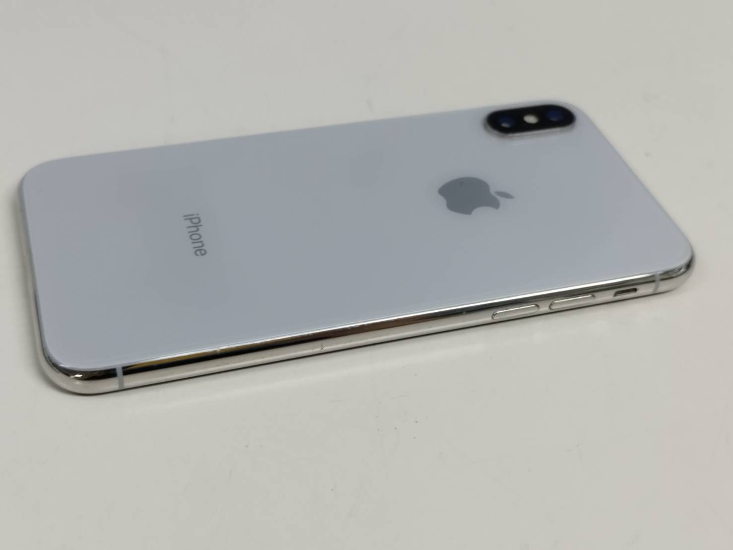 iPhone X 256GB シルバー SIMフリー バッテリー100% - メルカリ