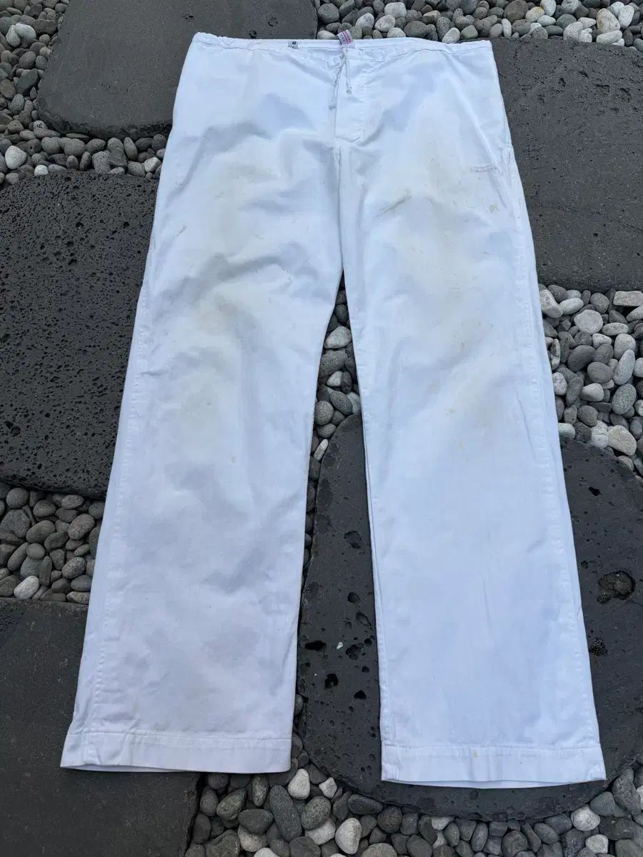 DISTRESSED 1970s AUSTRIAN WHITE 70s ワークパンツ
