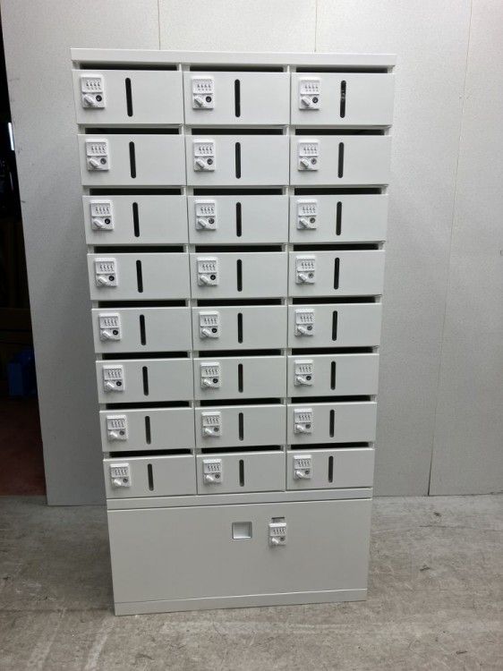 中古品】オカムラ レクトラインシリーズ ラテラル付き24人用貴重品