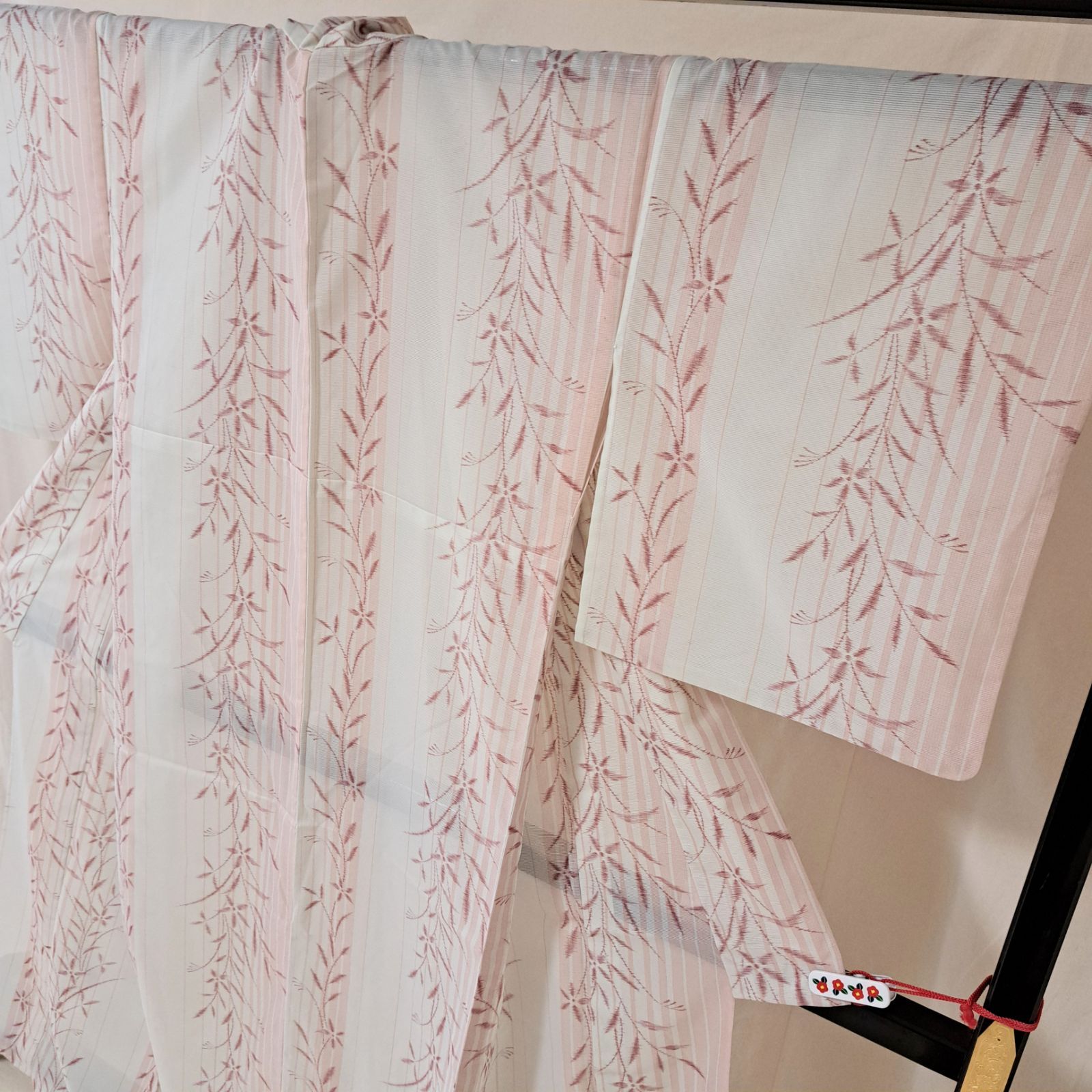 洗える夏着物・絽・小紋】Lサイズ相当身幅 アイボリー系 草花 縦縞 