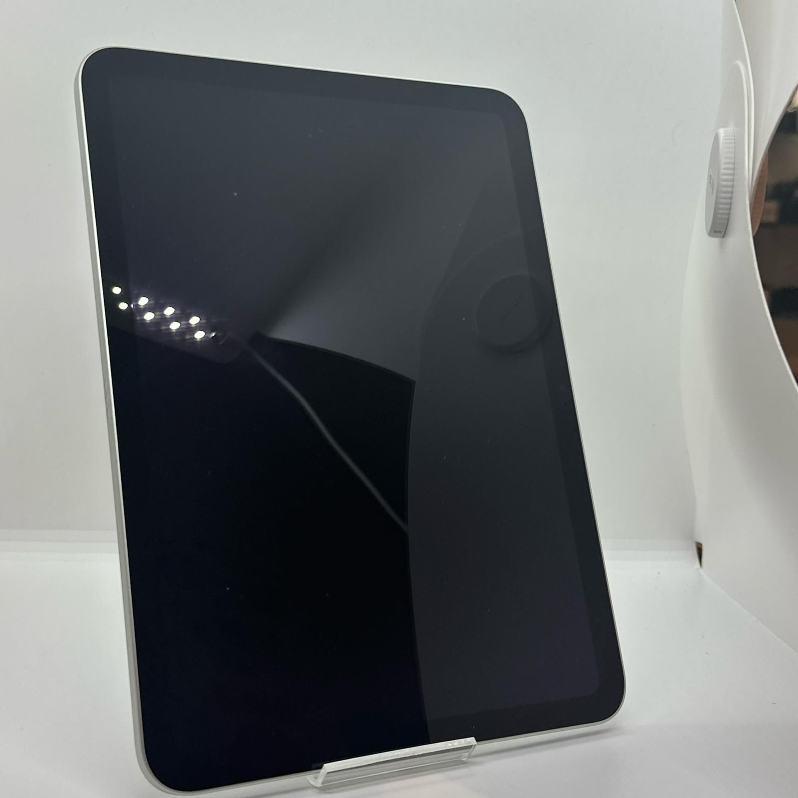 美品】iPad A16 11インチ 128GB シルバー Wi-Fi - メルカリ