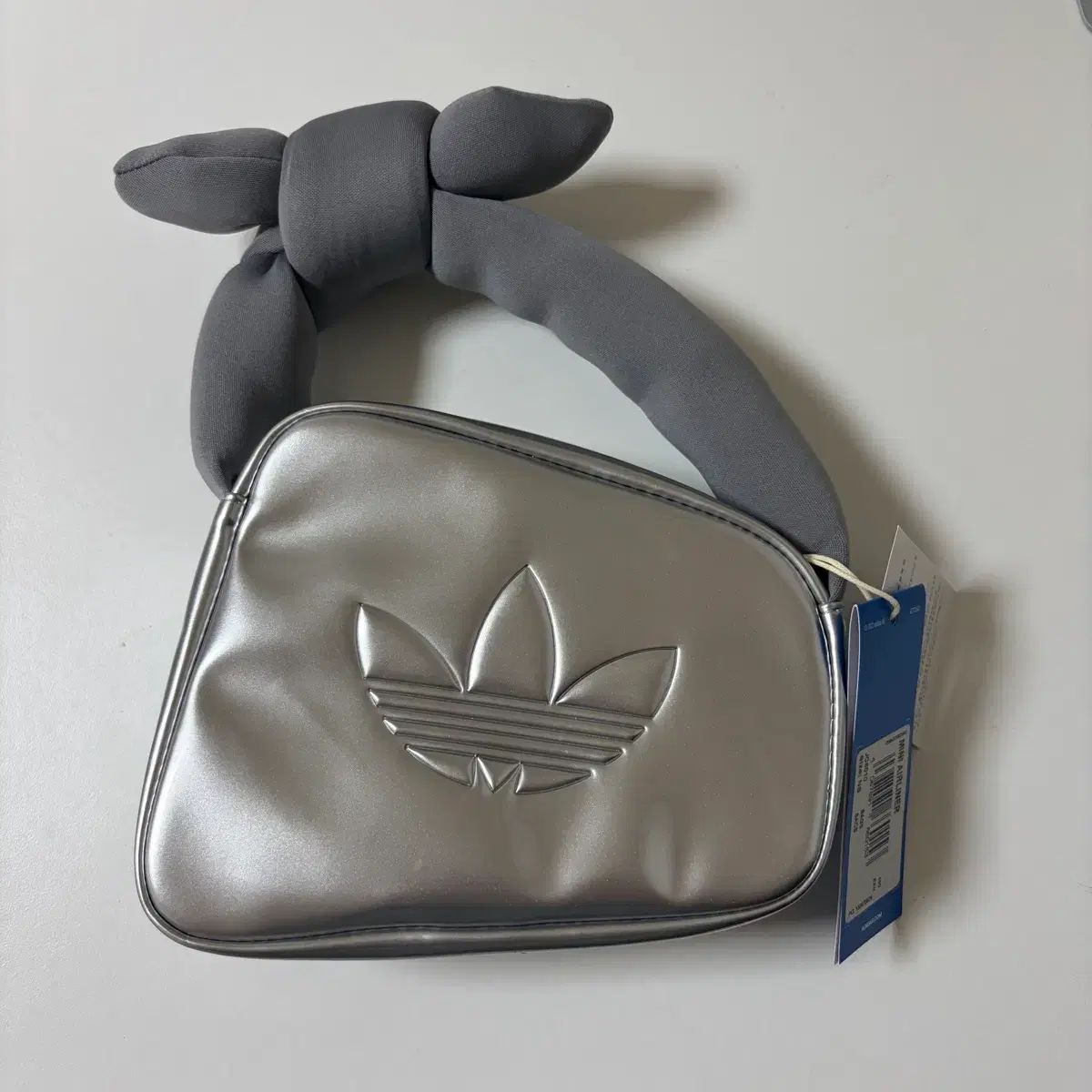 新品 アディダス ミニ エア ライナー バッグ
