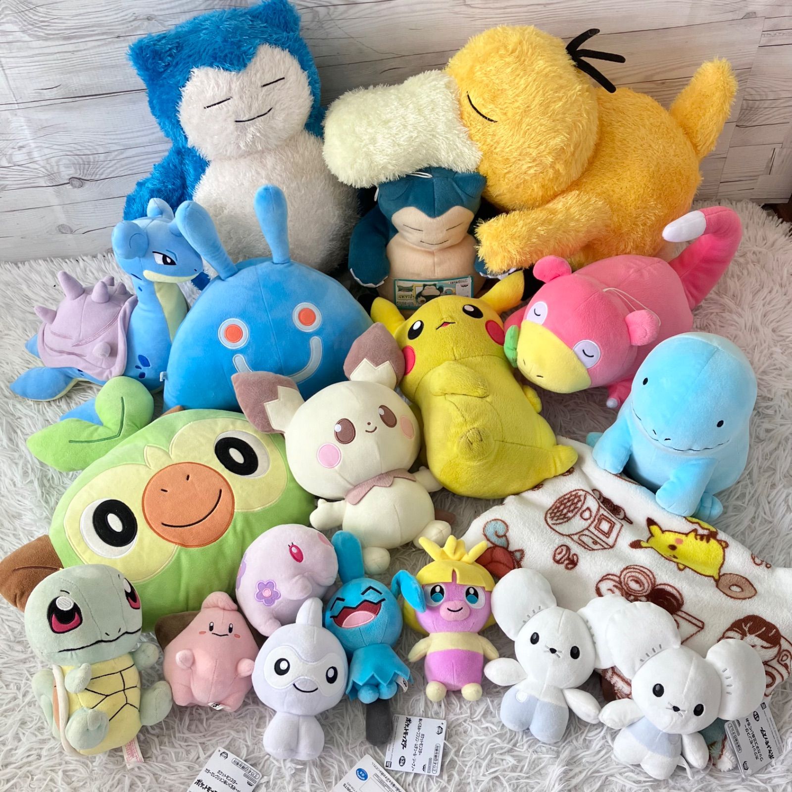 ポケモン ぬいぐるみ 大量まとめ売り ミスドコラボ ブランケット 18点セット タグあり多数 マスコット多数 カビゴン ピカチュウ 81B