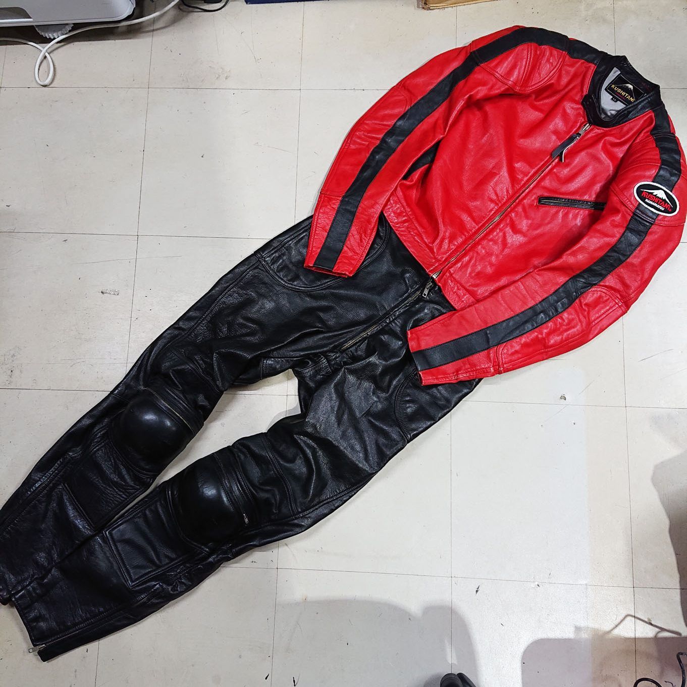 KUSHITANI クシタニ レーシングスーツ バイクウェア つなぎ ライダースーツ ブラック系 レッド 系 LL