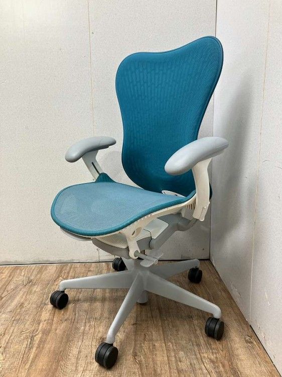 【中古品】ハーマンミラー Mirra2 Chair/ミラ2チェア 可動肘付ミラ2チェア MRF123AWAFAJ65BBDTR8M25631A707 ブルー