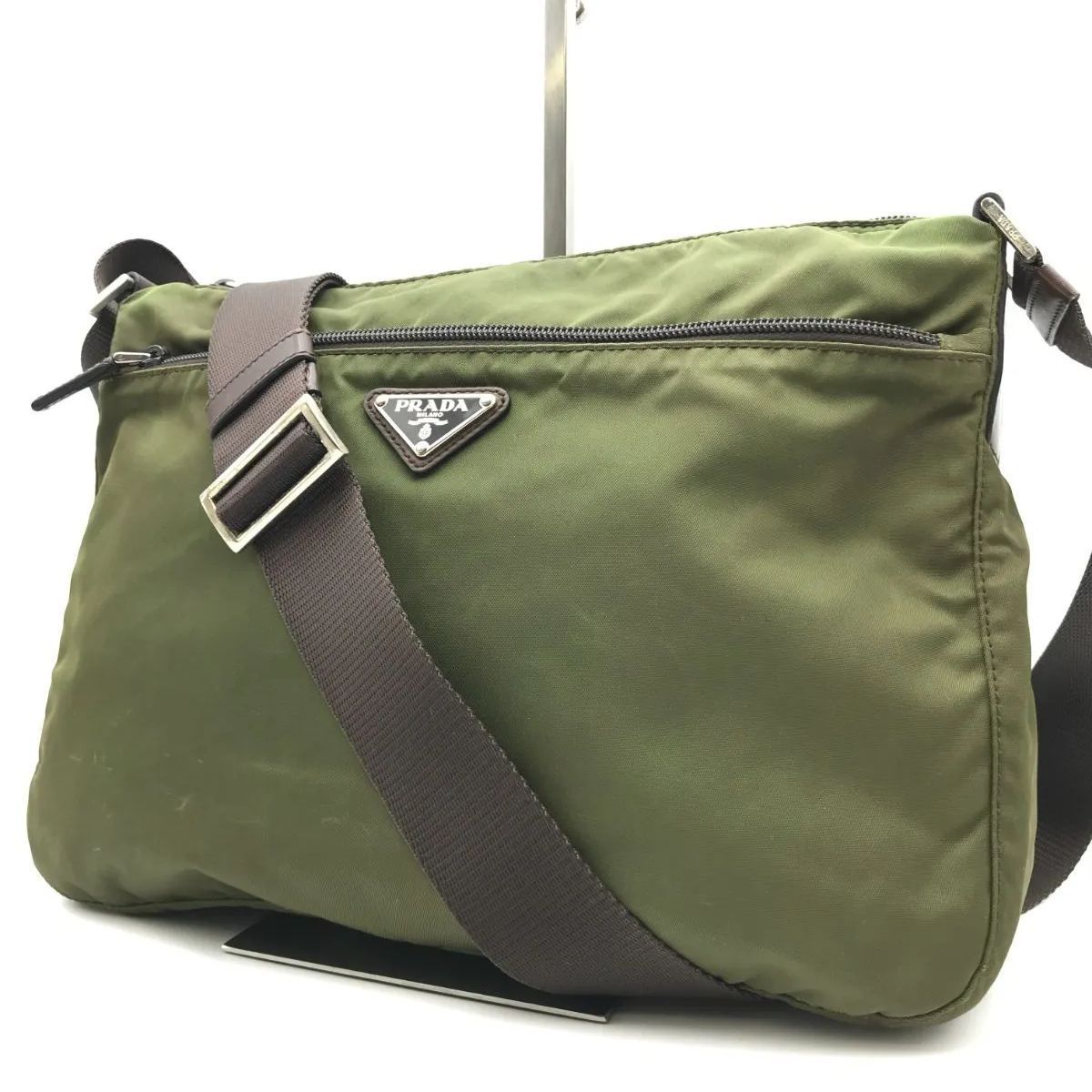PRADAプラダ ショルダーバッグ 三角ロゴ ブラウン カーキ 軽量 PRADA プラダ ショルダーバッグ ワンショルダー 三角ロゴ クロスボディ