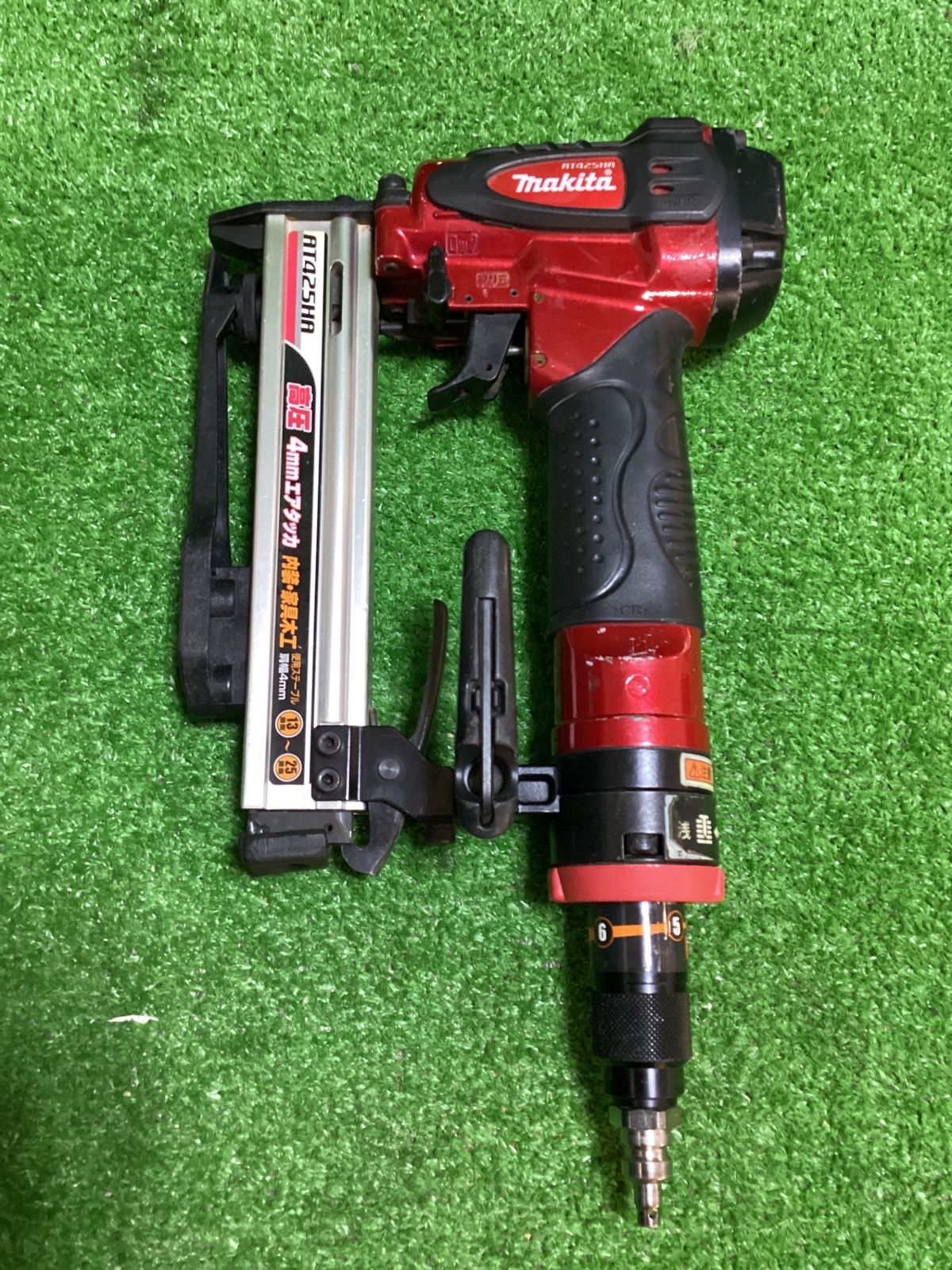 マキタ AT425HA 4㎜高圧エアタッカ ※現状品 ケース 付属品有(テ-191) マキタ AT425HA 4㎜高圧エアタッカ ※現状品 ケース 付属品有(テ-191)