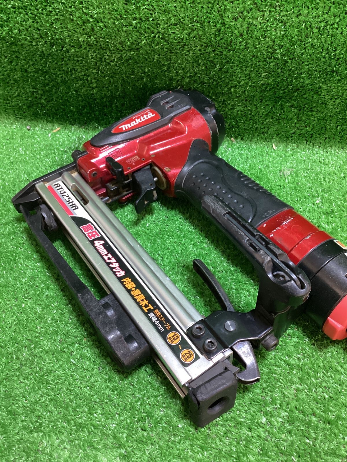 マキタ AT425HA 4㎜高圧エアタッカ ※現状品 ケース 付属品有(テ-191) マキタ AT425HA 4㎜高圧エアタッカ ※現状品 ケース 付属品有(テ-191)