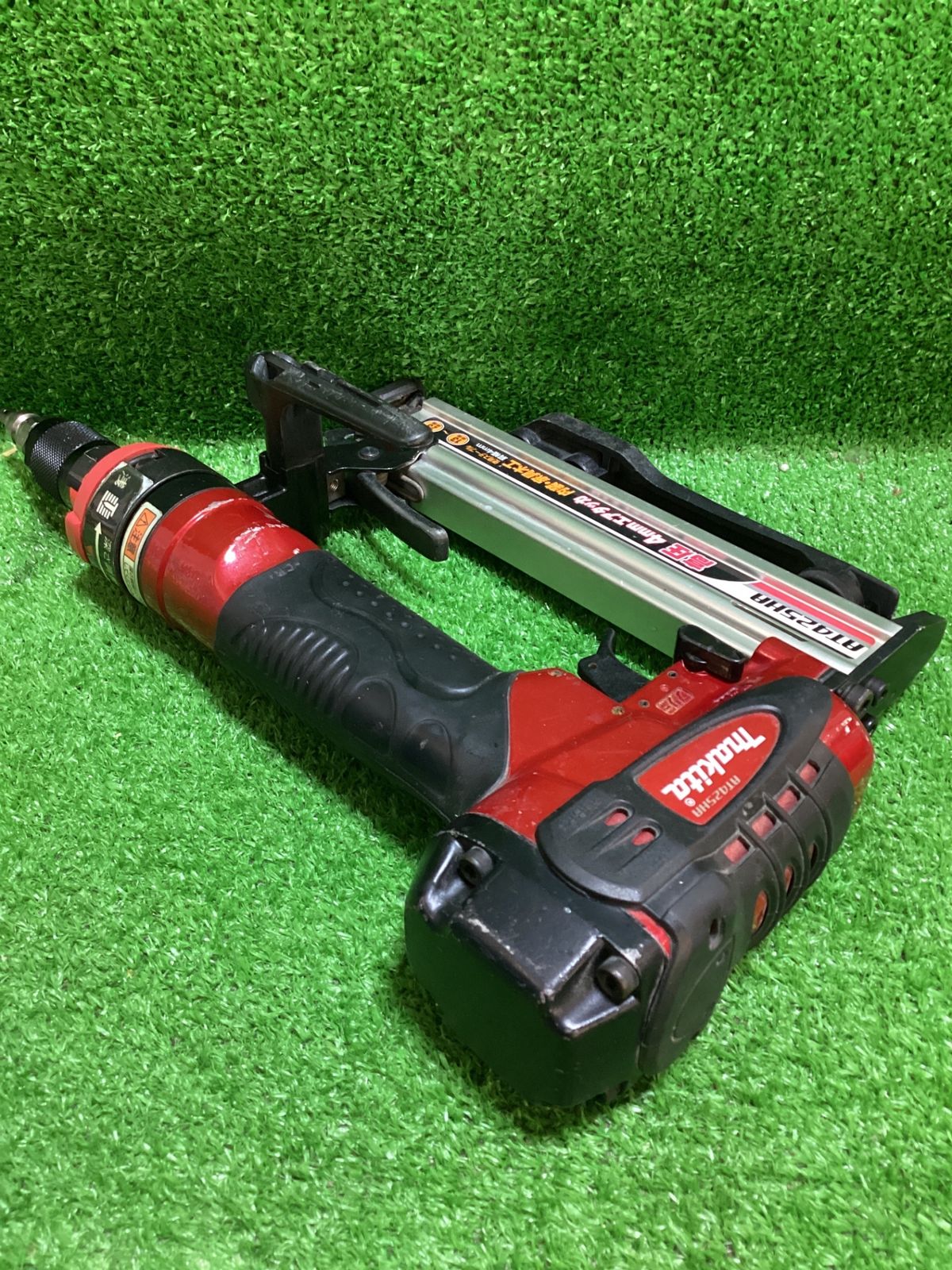 マキタ AT425HA 4㎜高圧エアタッカ ※現状品 ケース 付属品有(テ-191) マキタ AT425HA 4㎜高圧エアタッカ ※現状品 ケース 付属品有(テ-191)