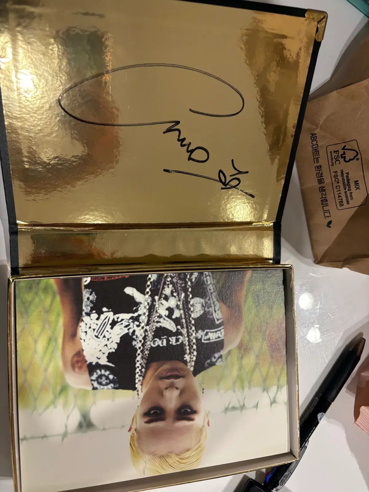 サイン入り G-DRAGON（ジードラゴン） GD ミニ 1集 ONE OF A KIND サイン 앨범