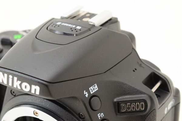 2026/6/22 ☆新品同様☆ Nikon ニコン D5600 ダブルズームレンズキット