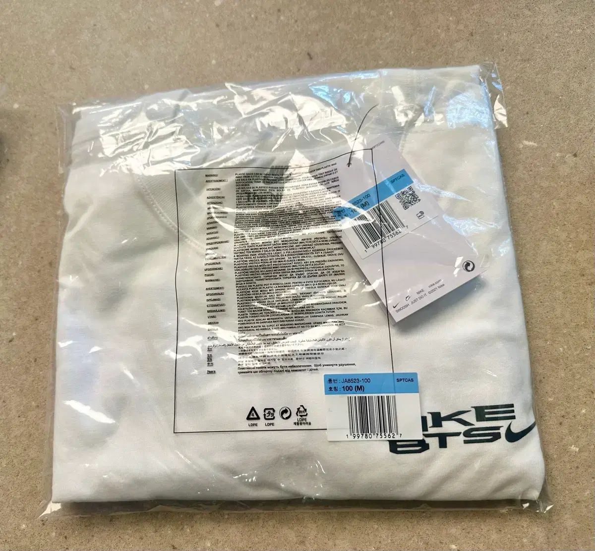 BTS 防弾 NIKE コラボ 半袖Tシャツ 白 M(100)