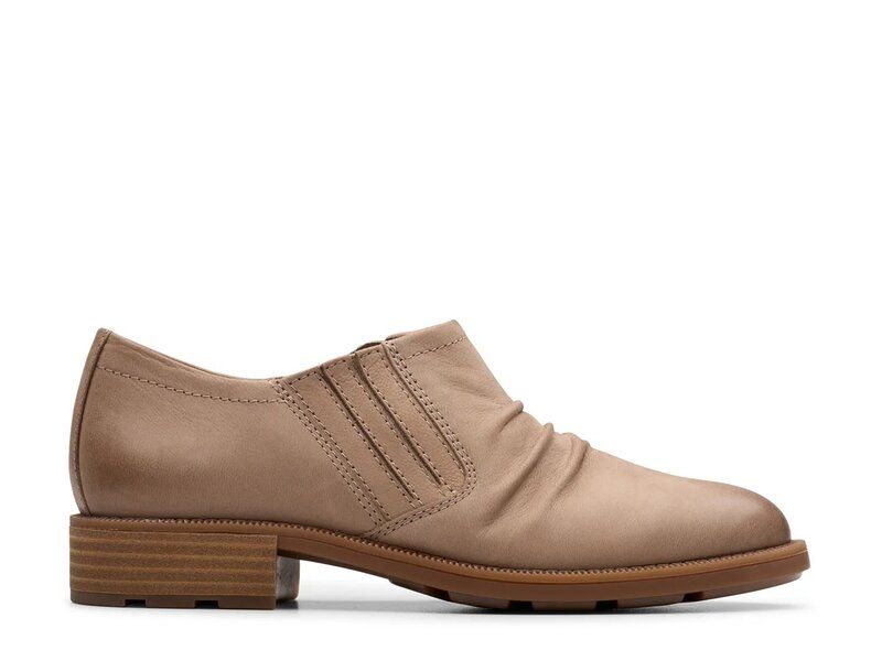 クラークス レディース シューズ スリッポン・ローファー Clarks Adalynn Ezra SlipOn Mushroom Tan タン