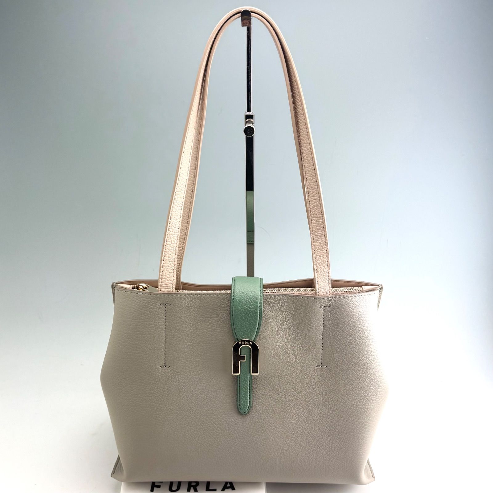 未使用品 FURLA SOFIA M TOTE GREY フルラ ソフィア トートバッグ グレー