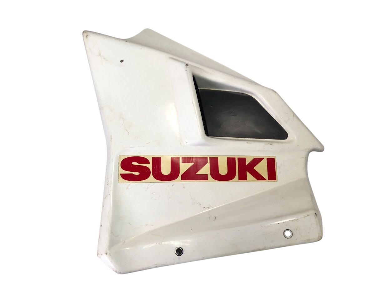 SUZUKI　RG50ガンマ　NA11A　サイドカウル　センターカウル　左　レストア　補修にも（中古）TOS-N3555
