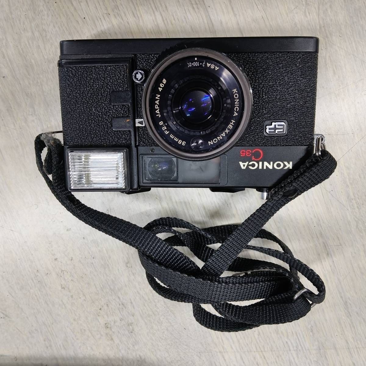 ジャンク】Konica C35 EF フィルムカメラ ケース・ストラップ付き