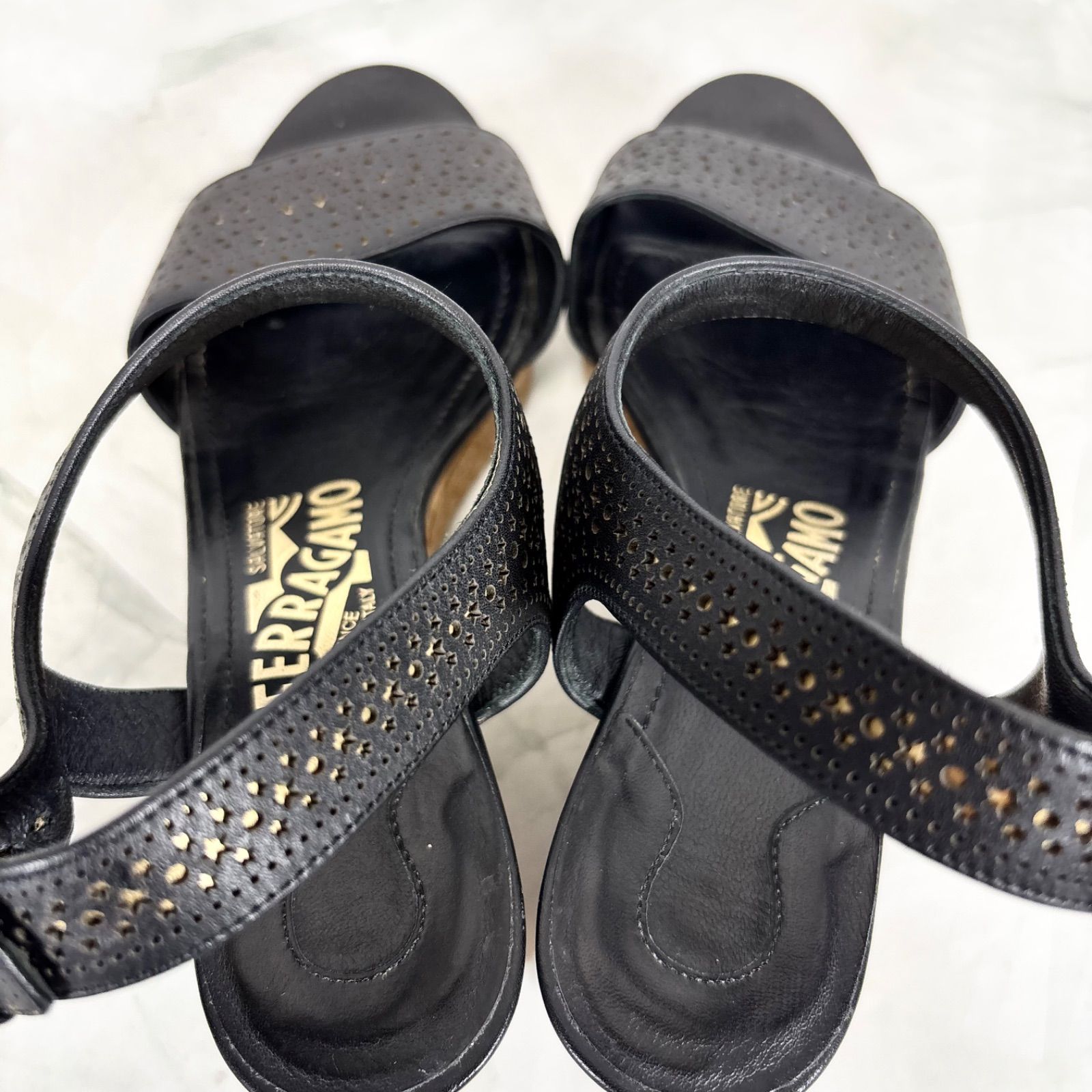 美品】サルヴァトーレフェラガモ Salvatore Ferragamo サンダル 