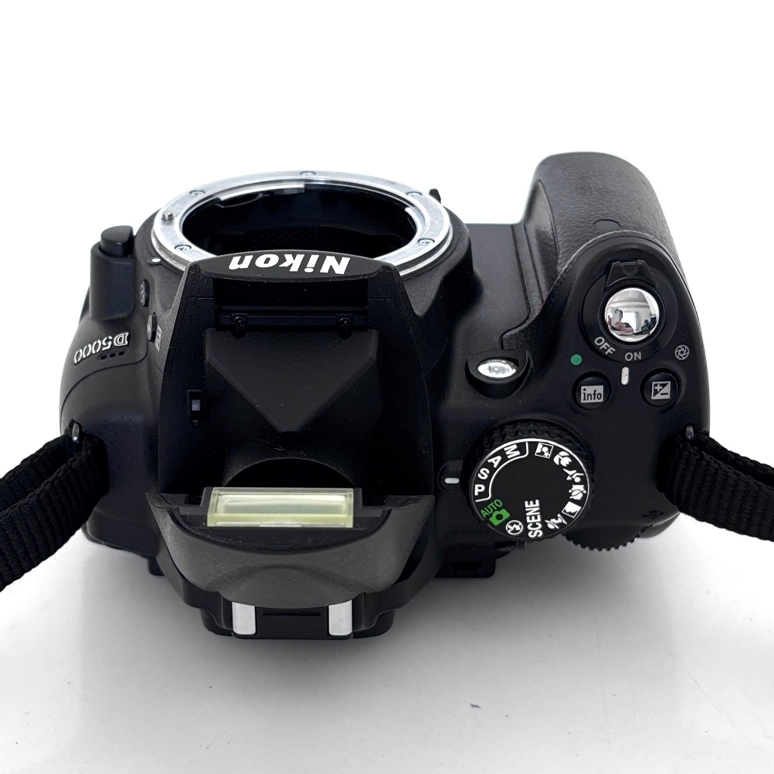 カメラ Nikon D5000 デジタル一眼レフ 本体とバッテリー2個