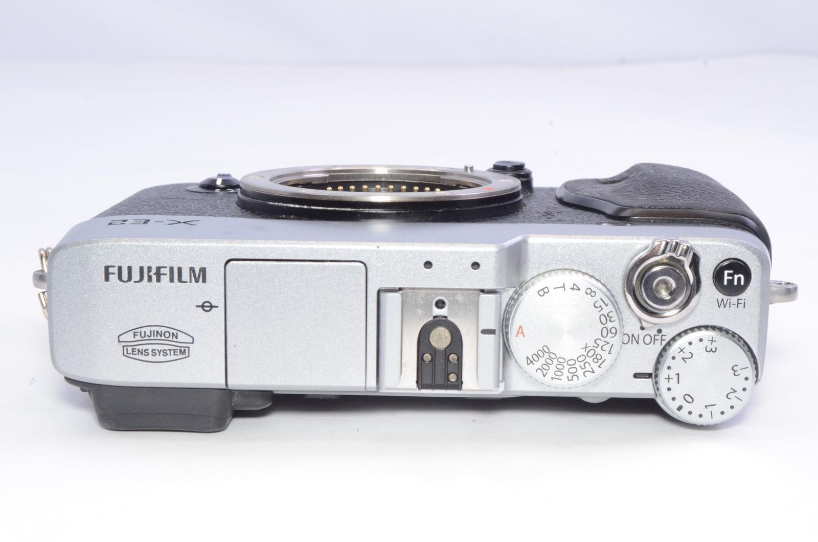 FUJIFILM X-E2S シルバー ボディ 動作確認済み 実用良好 付属品あり