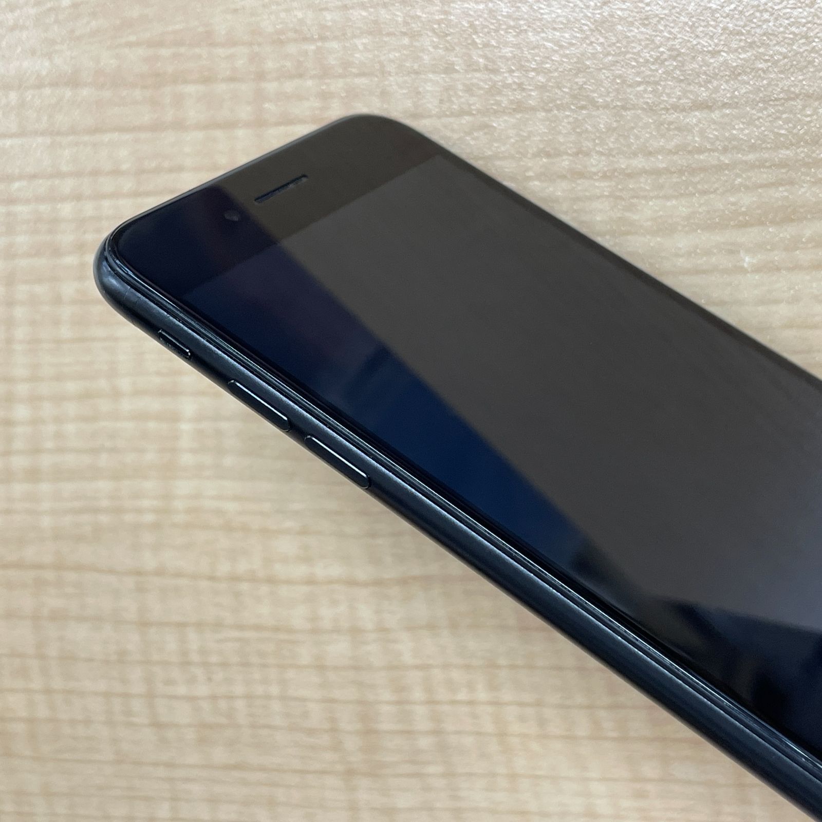 iPhoneSE2 64GB ブラック au版 SIMフリー 【ガラスフィルム同梱