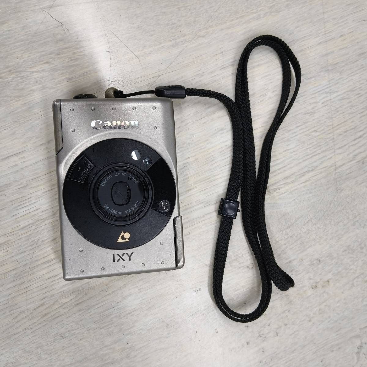 Canon IXY G フィルムカメラ ジャンク品 レトロ 動作未確認】初代 Canon IXY フィルムカメラ ジャンク - メルカリ