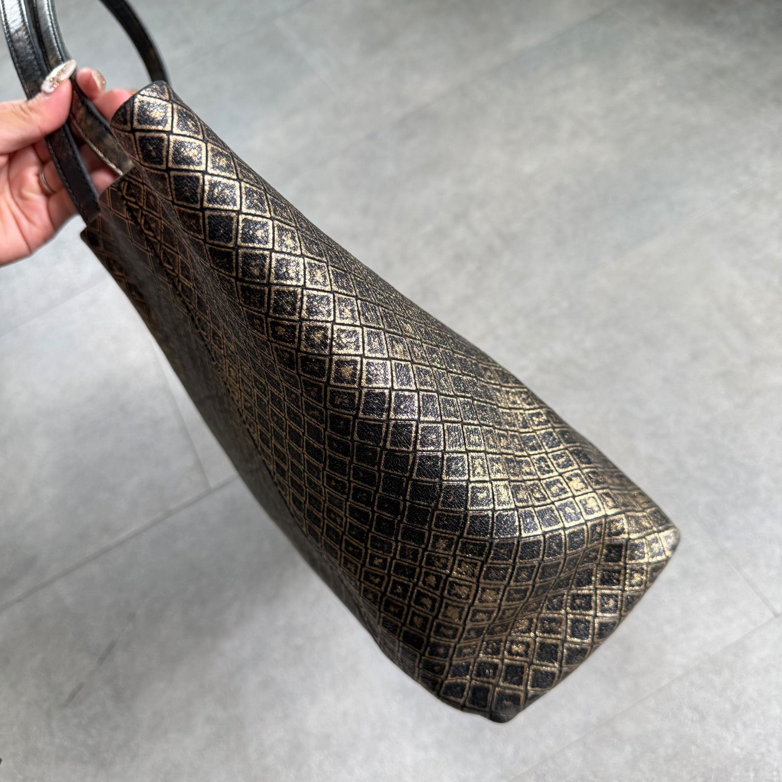 BOTTEGA VENETA ボッテガヴェネタ トートバッグ イントレッチオ