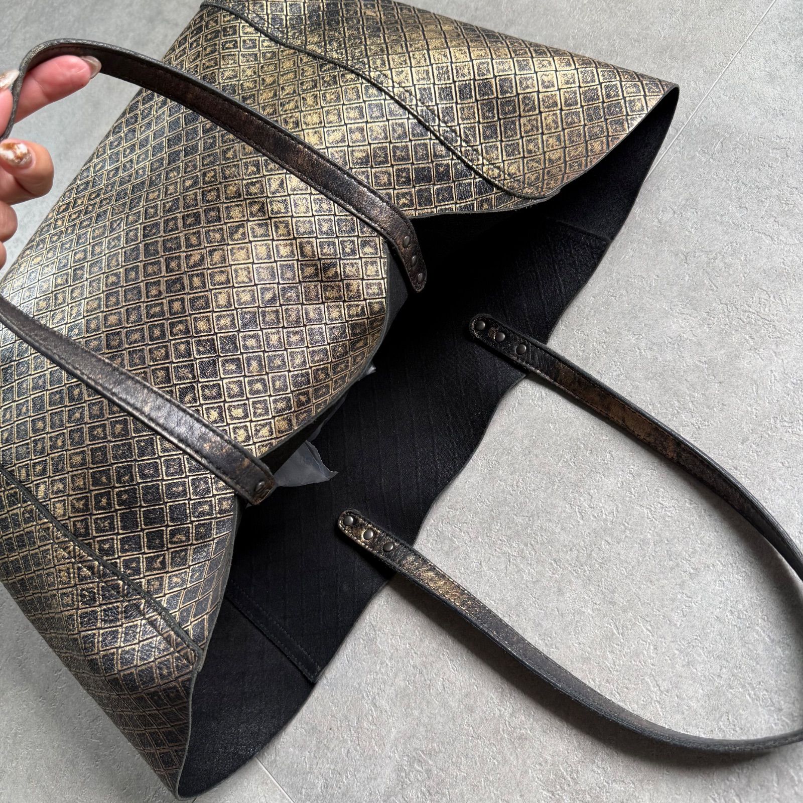 BOTTEGA VENETA ボッテガヴェネタ トートバッグ イントレッチオ