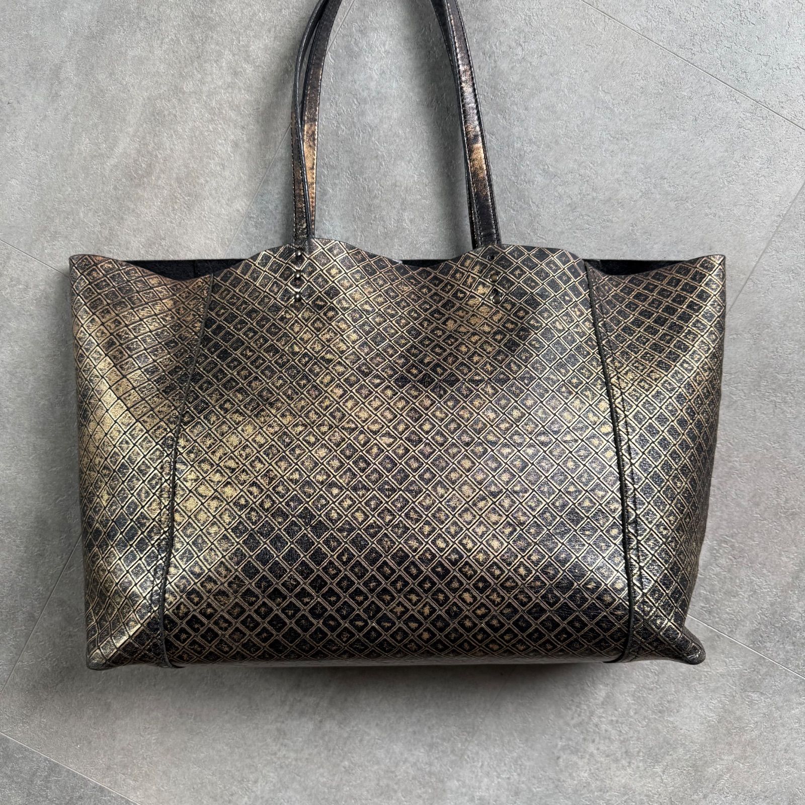 BOTTEGA VENETA ボッテガヴェネタ トートバッグ イントレッチオ 