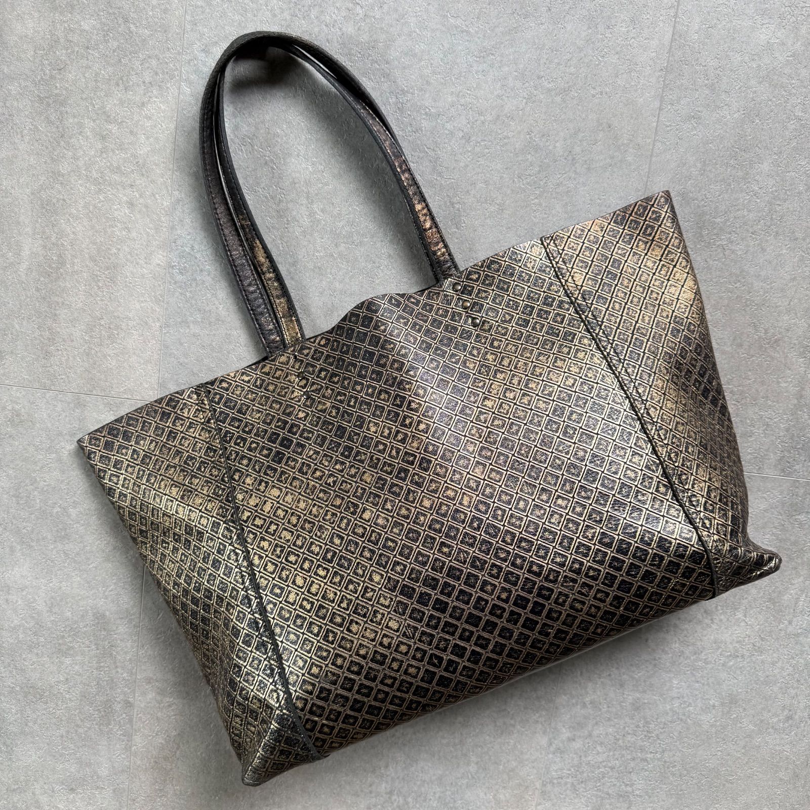 ボッテガヴェネタ トートバッグ イントレッチオミラージュ レザー 黒 ゴールド BOTTEGA VENETA ボッテガヴェネタ トートバッグ イントレッチオ