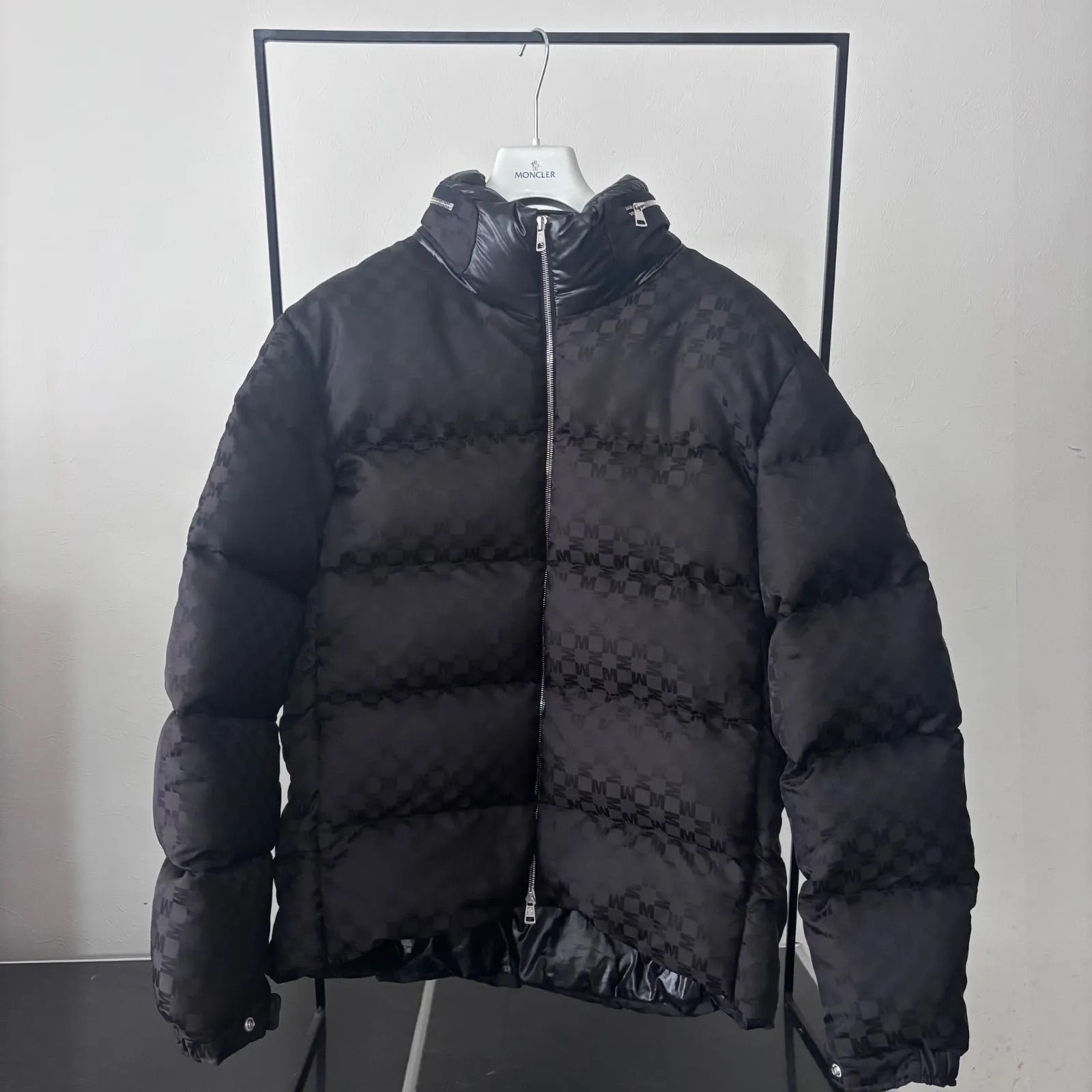 22AW モンクレール☆モノグラム☆ダウン ジャケット☆MONCLER☆ - メルカリ