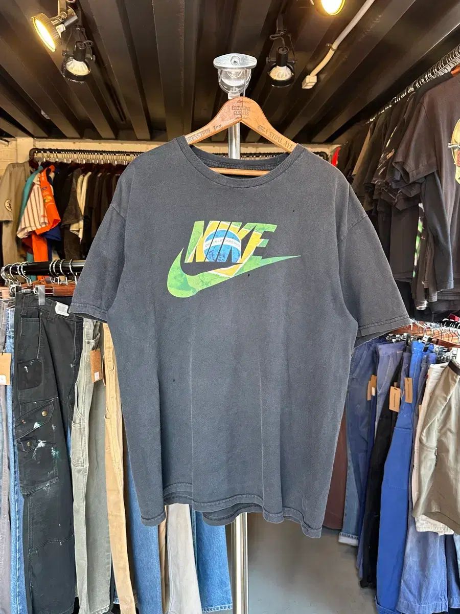 105 Old NIKE スポーツブラ ブラジル国旗 プリンティング フェイド Tシャツ