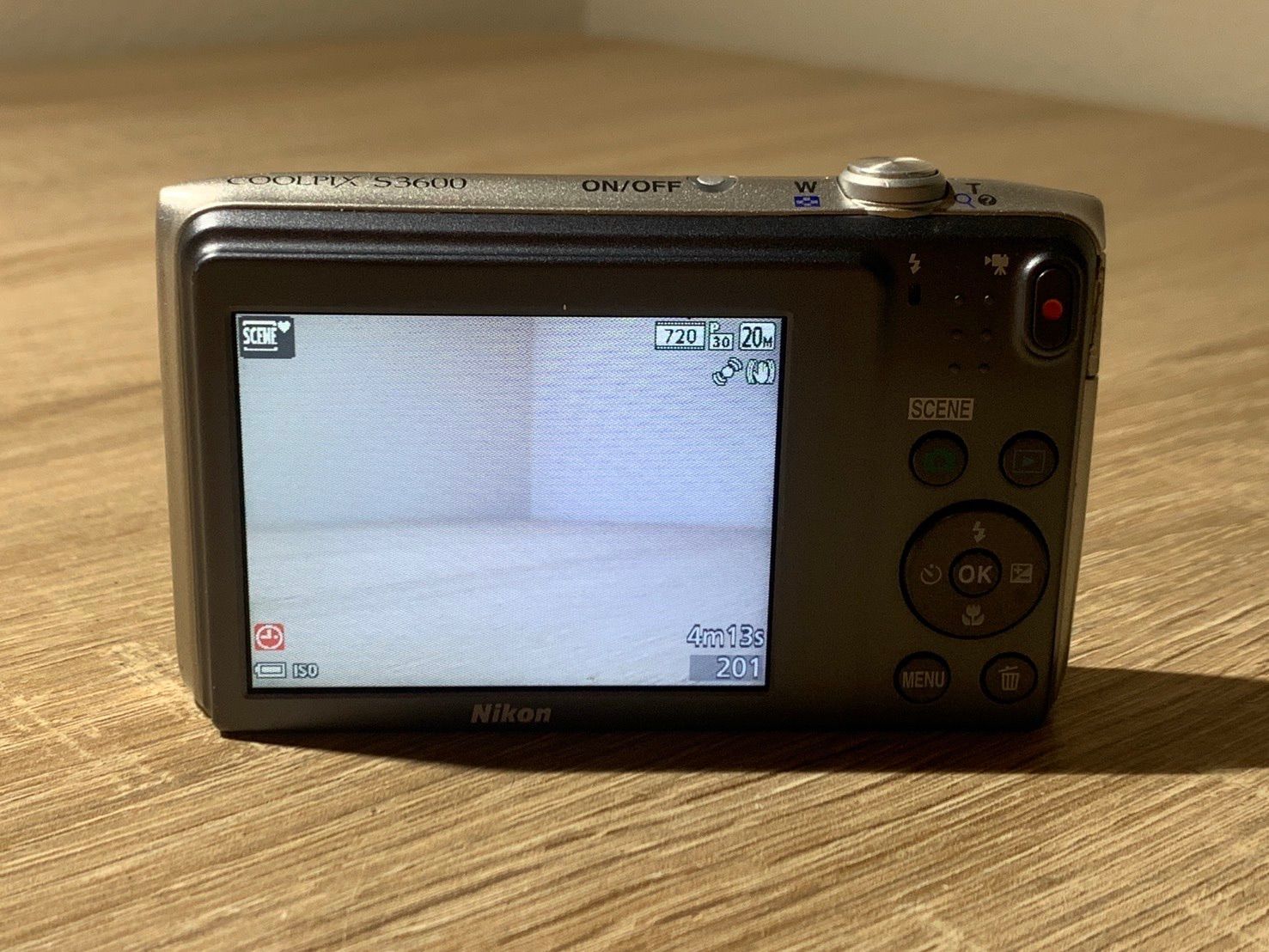 1633 Nikon COOLPIX S3600 シルバー ジャンク品【ネ】 - メルカリ