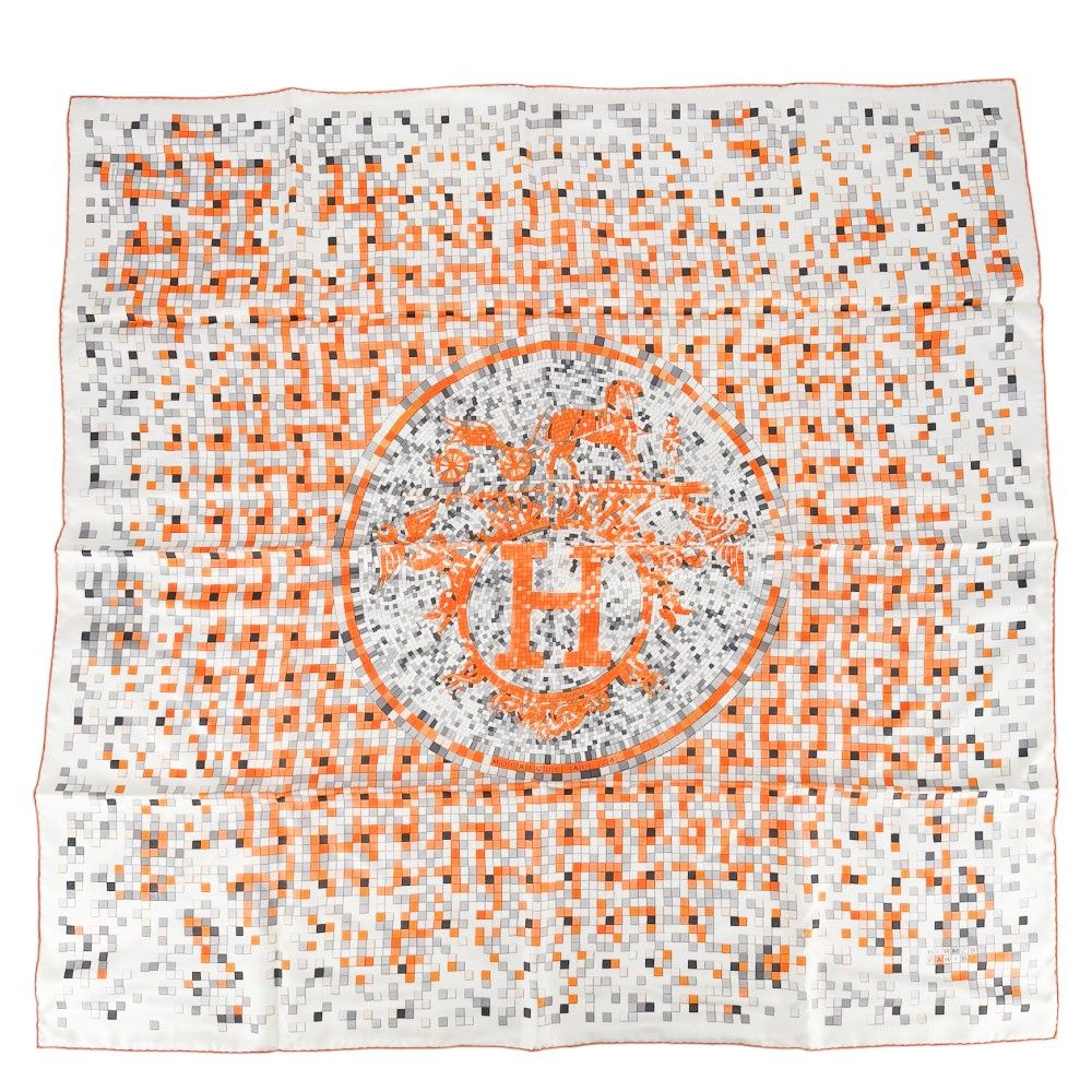 エルメス スカーフ レディース カレ90 MOOSAIQUE AU 24 モザイク24 ファッションアイテム Carres HERMES シルク オレンジ ホワイト 白 美品【中古品】