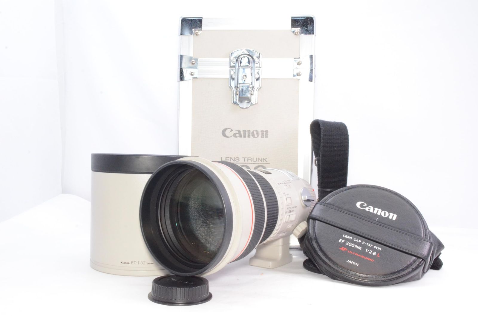 Canon EF300mm F2.8L USM III 単焦点望遠レンズ 動作確認済み 実用良好 ジュラルミンケース付き